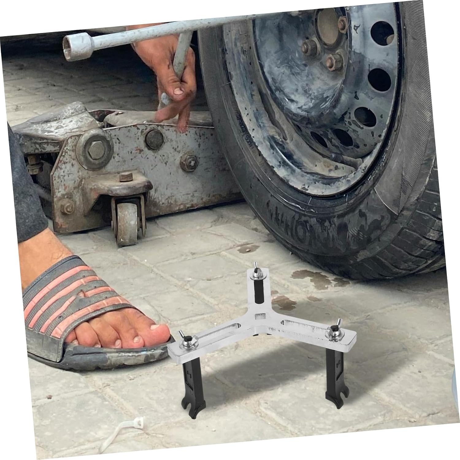  Gatuida Réglable Pour Retrait De Couvercle De Pompe à Essence Outil à Mâchoires Pour Démontage De Réservoirs Accessoire De Réparation Automobile