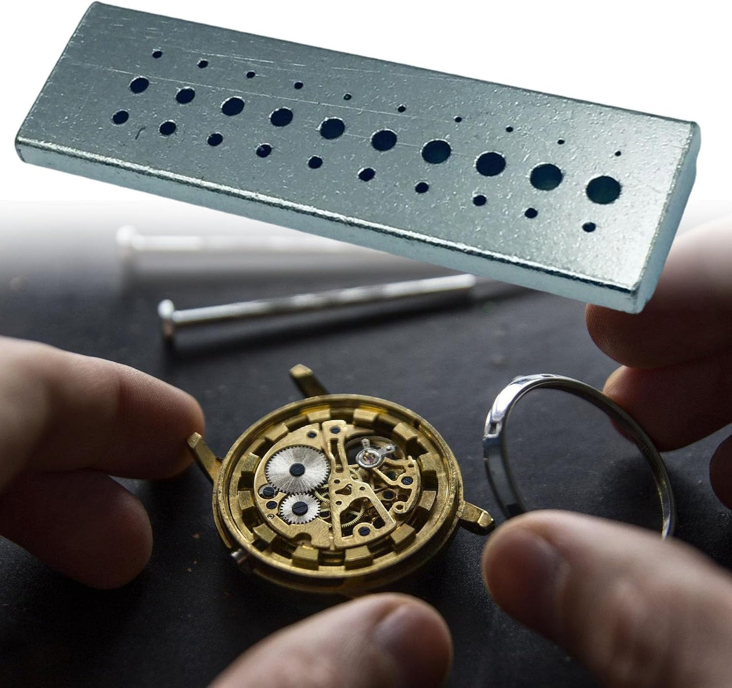  Ensemble D'outils D'horlogiste De Précision Avec Triple Rangée De Frappes Pour L'entretien Des Mouvements Mécaniques Et Le Jeu De Plaques De Frappe D'horologue
